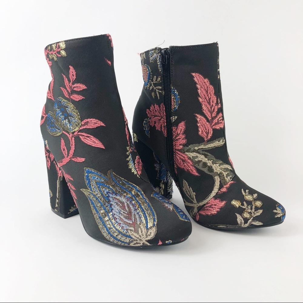 JustFab Black Brocade Besha Bootie, Sz 6